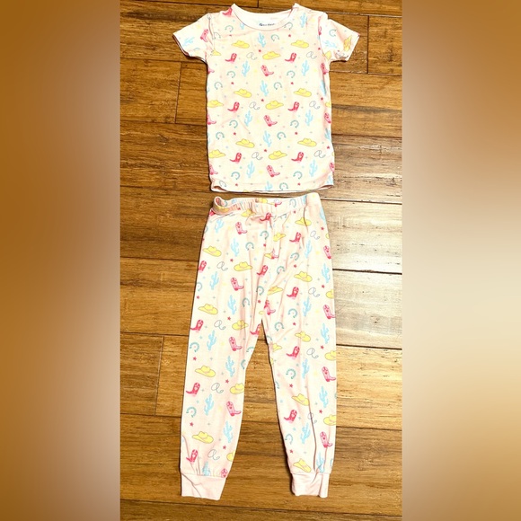 MAGNETIC ME Not My First Rodeo Pajama Set - Picture 3 of 7